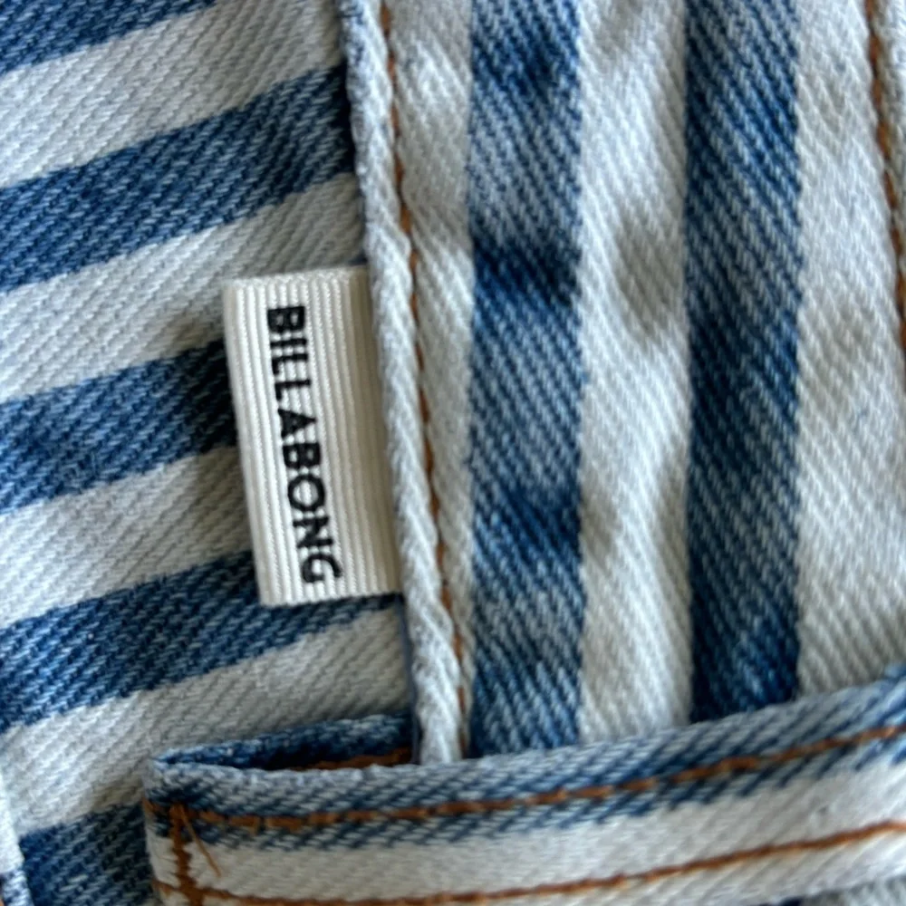 Billabong How Bout That Denim Shorts in sea spray - Picture 2 of 6
